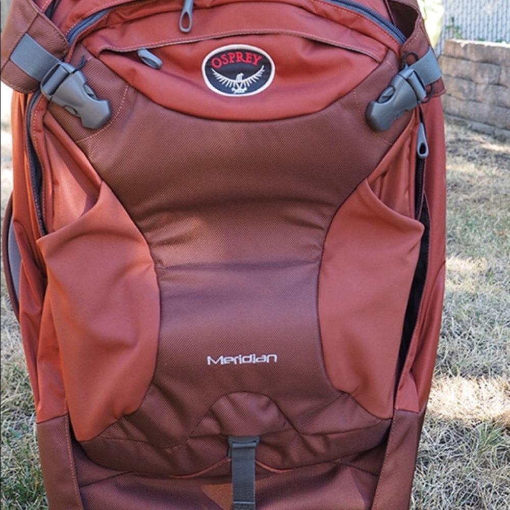 Osprey meridian wheeled convertible luggage